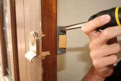 Locksmith Key Store Cincinnati, OH 513-399-5821 - lock-opening